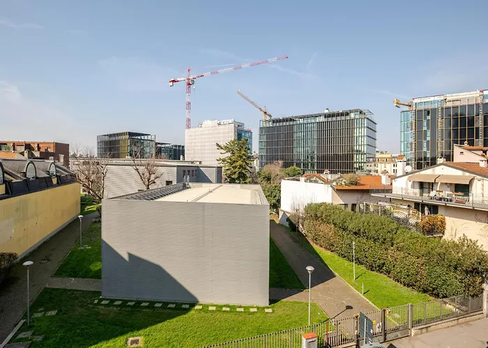 Charming In Isola In The Heart Of