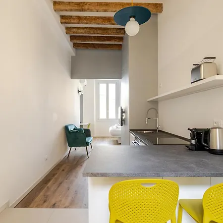 Charming In Isola In The Heart Of Apartamento Milán